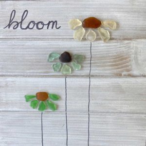 sea glass sign with 3 flowers